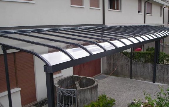 Coperture su misura a roma in alluminio, ferro o policarbonato magifer Tettoie in ferro e policarbonato